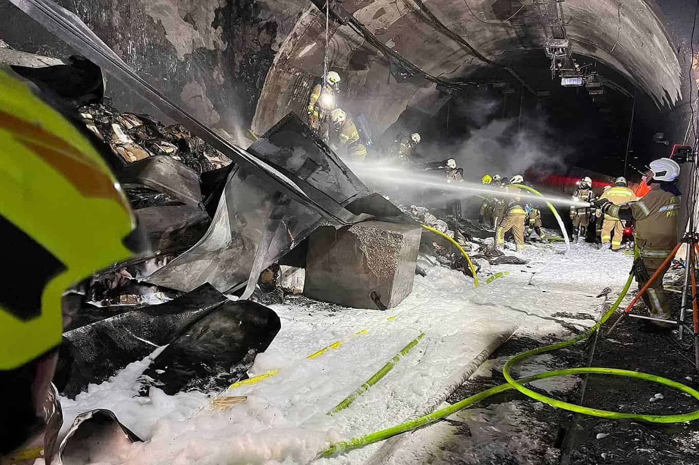 1066876-am-freitag-dem-9-jaenner-2026-kam-es-gegen-18-00-uhr-zu-einem-verkehrsunfal-detail-1360w-1fovci-uju4ae-1